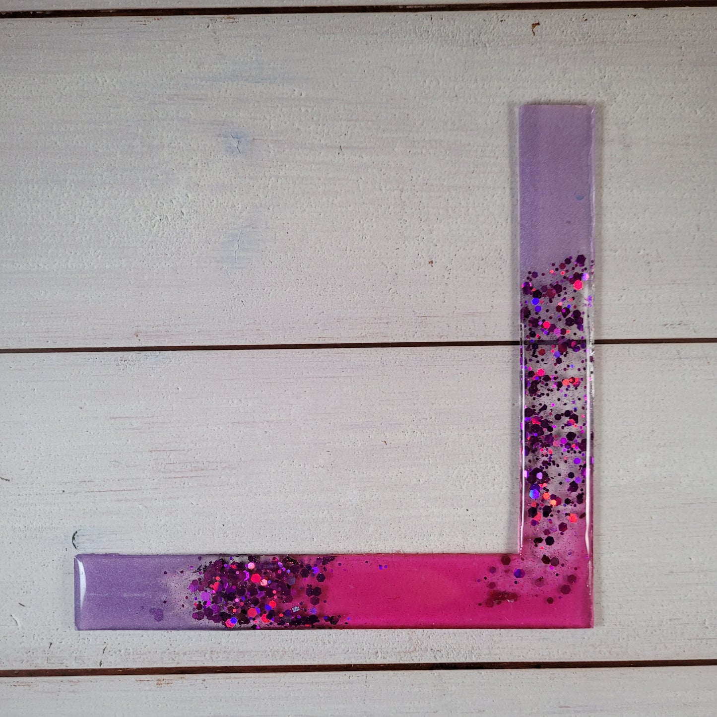 Ecklineal aus Epoxidharz - Pink/Lila mit Glitzer