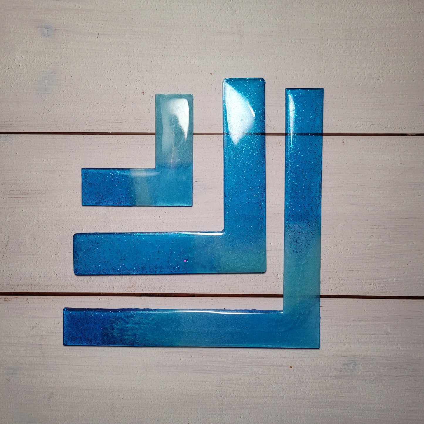 Ecklineal aus Epoxidharz - Blau mit Glitzer