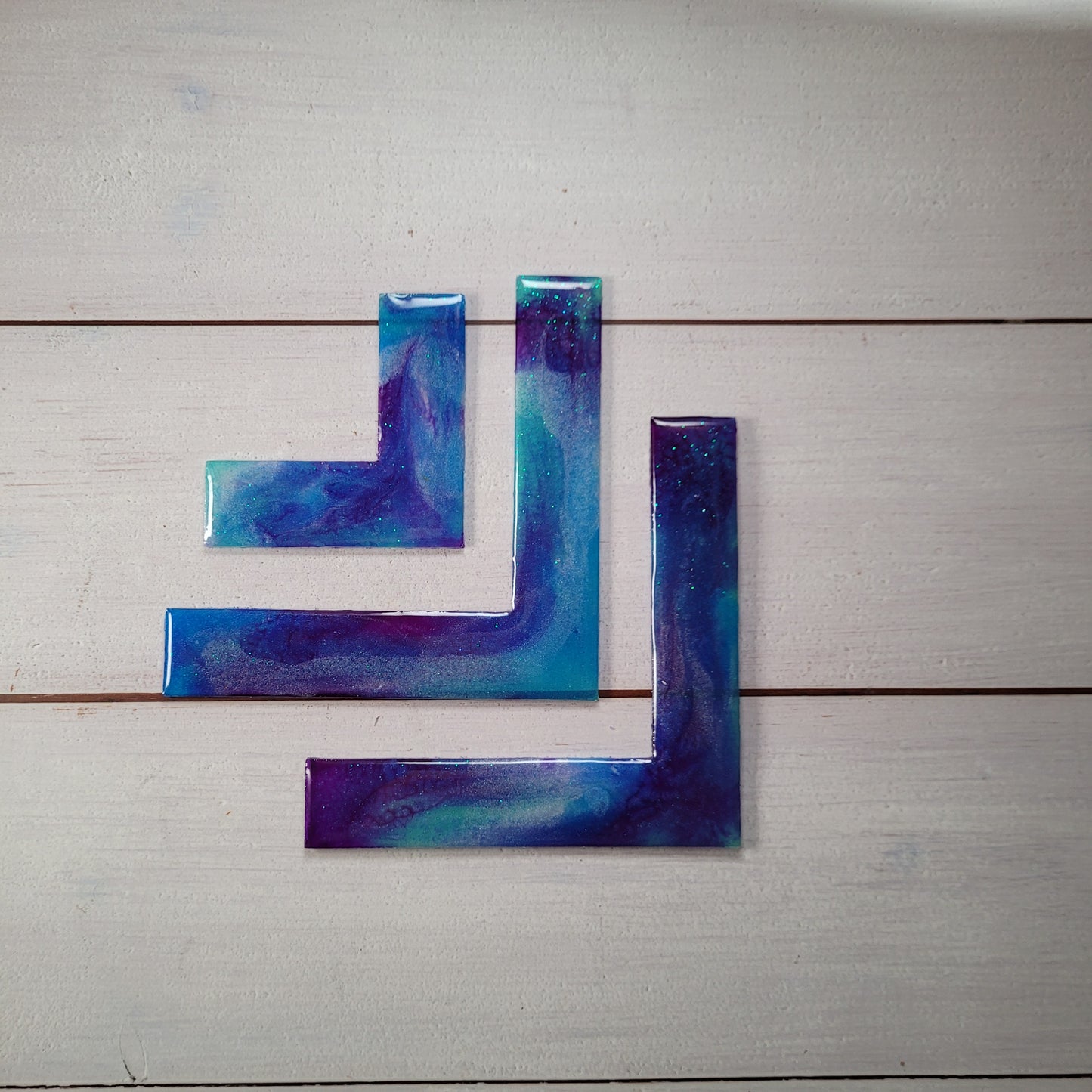 Ecklineal aus Epoxidharz - Galaxie