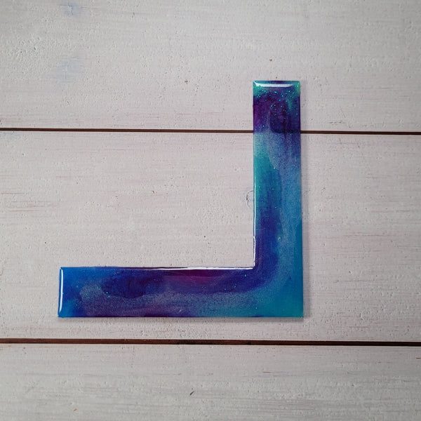 Ecklineal aus Epoxidharz - Galaxie