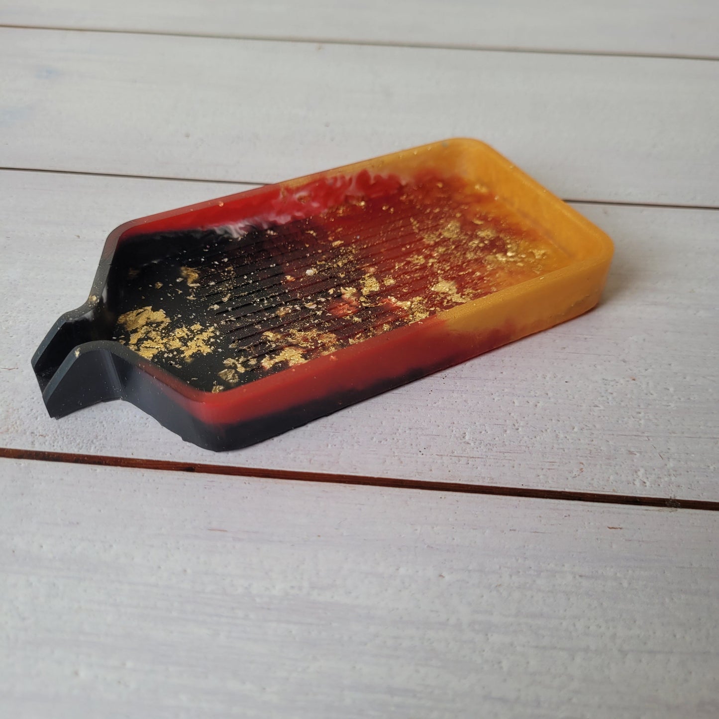 Epoxidharz Schiffchen - Schwarz, Rot, Gold - Größe L