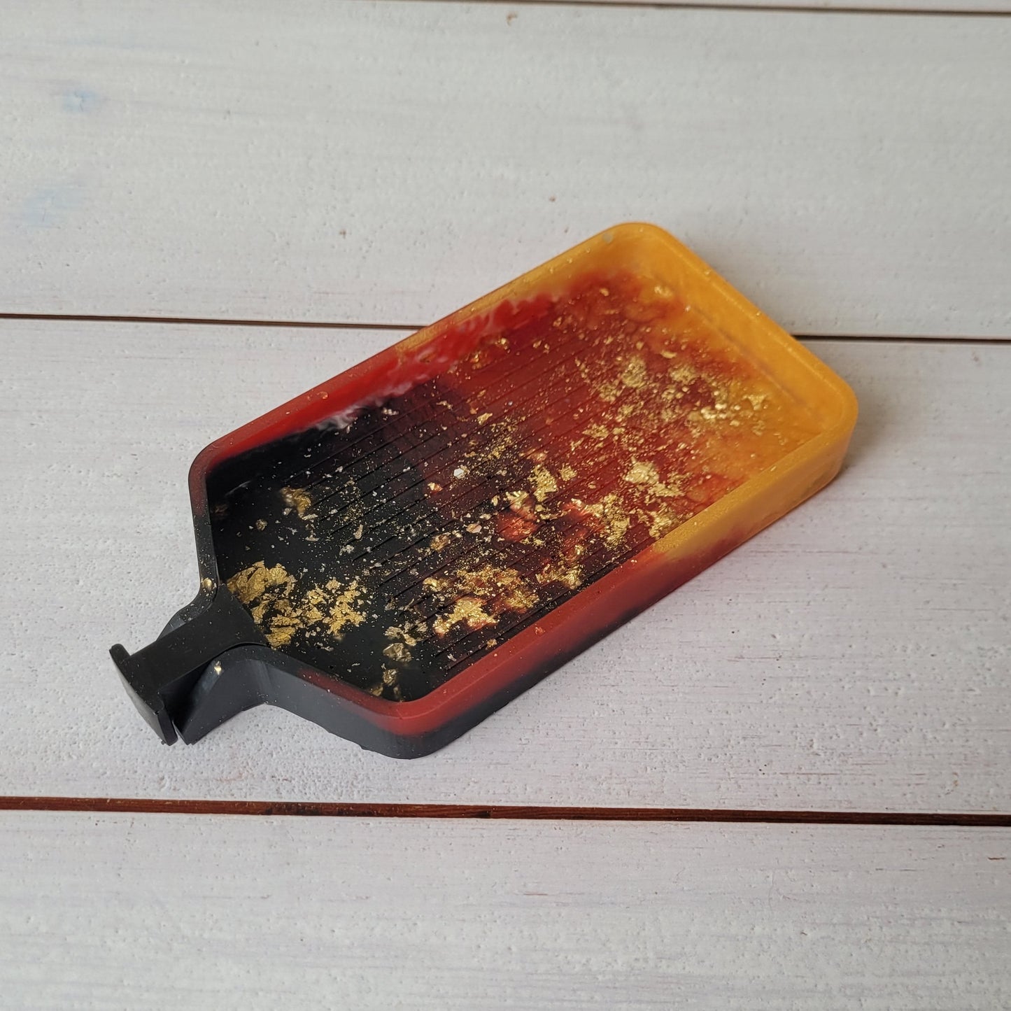 Epoxidharz Schiffchen - Schwarz, Rot, Gold - Größe L